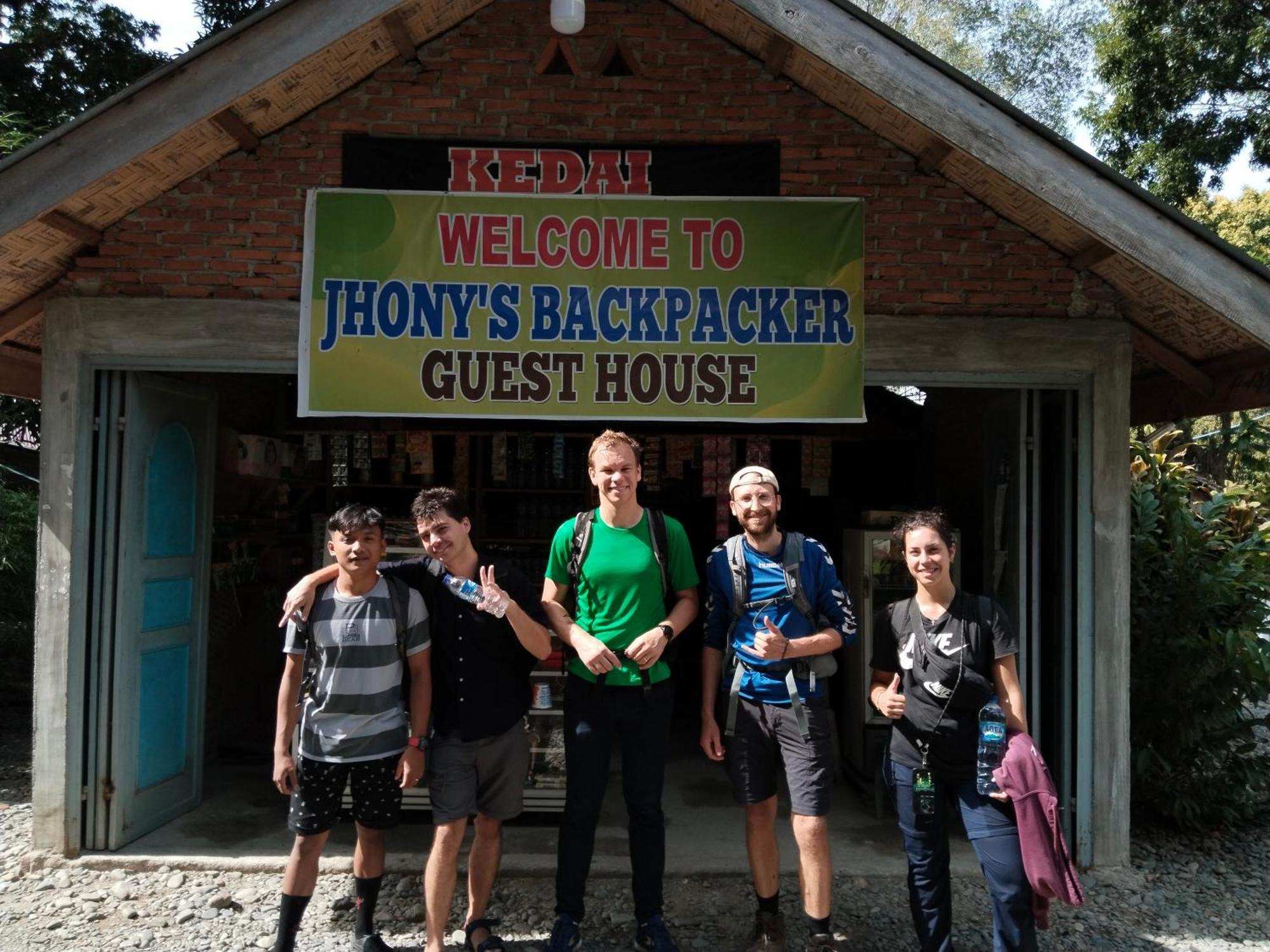 Jhony'S Backpacker-Guest House Only Stay Here Book Treking With Us Bukit Lawang Exterior foto
