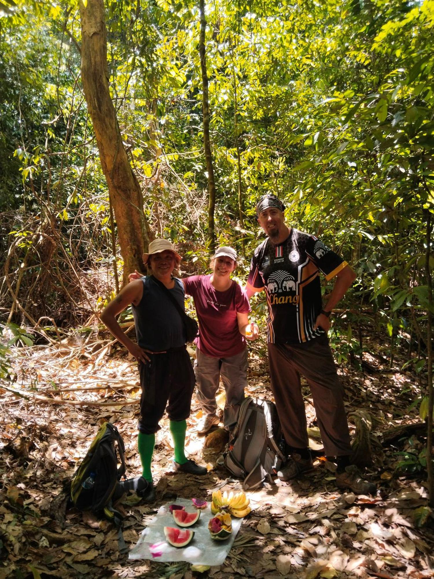 Jhony'S Backpacker-Guest House Only Stay Here Book Treking With Us Bukit Lawang Exterior foto